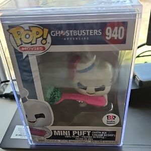 Mini Puft Vinyl Figure with Ice Cream Scoop